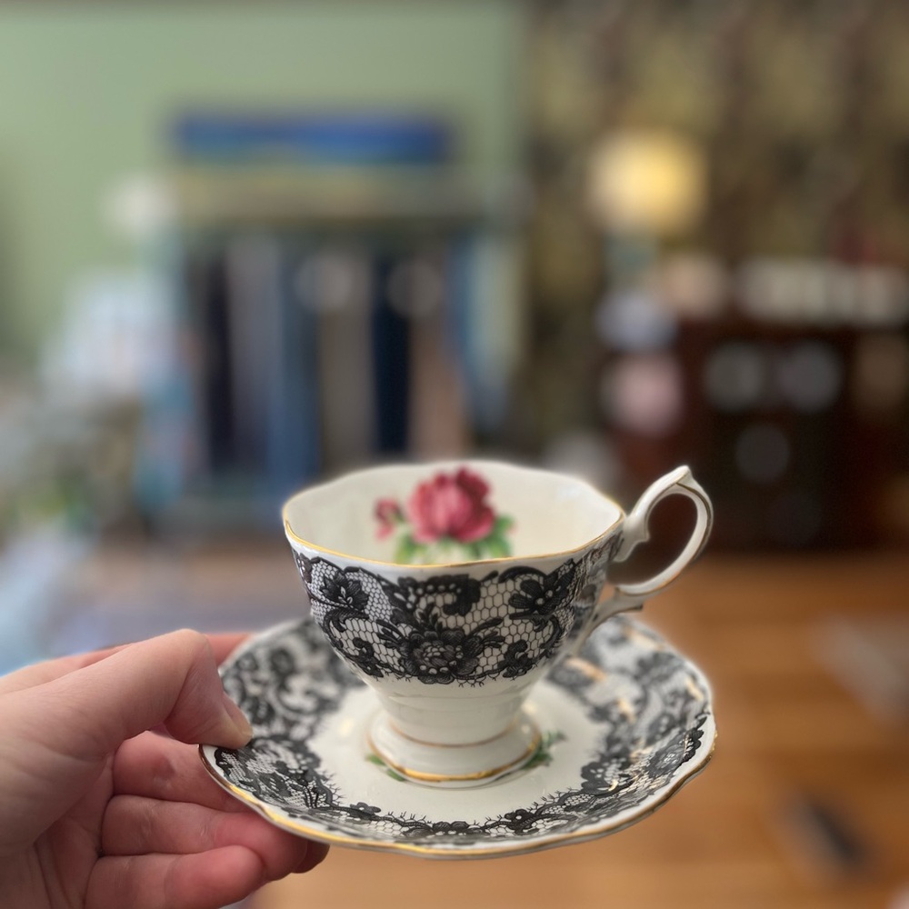 Royal Albert ‘Señorita’ Bone China Tea Cup and Saucer (Senorita)